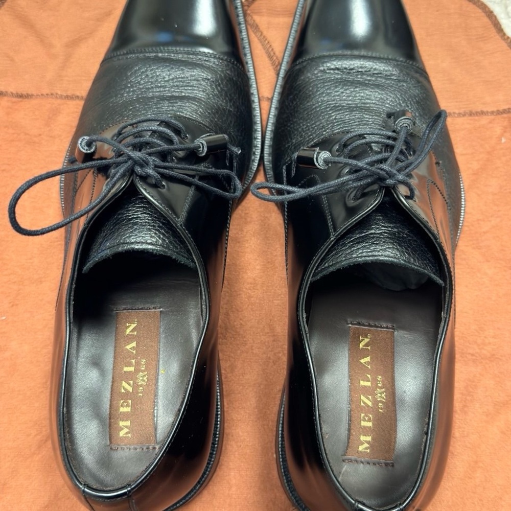Mezlan Black Leather Oxfords